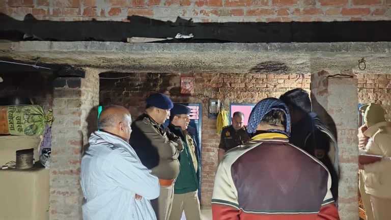 बहराइच में खून की होली: जमीन के पैसों पर सनकी बेटे का खूनी तांडव, कुल्हाड़ी से परिवार का सफाया